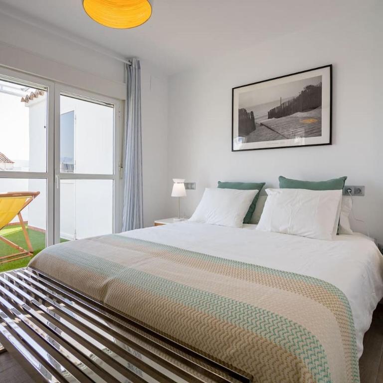 Triana Deluxe Skyview - Three-Bedroom Apartment - 23