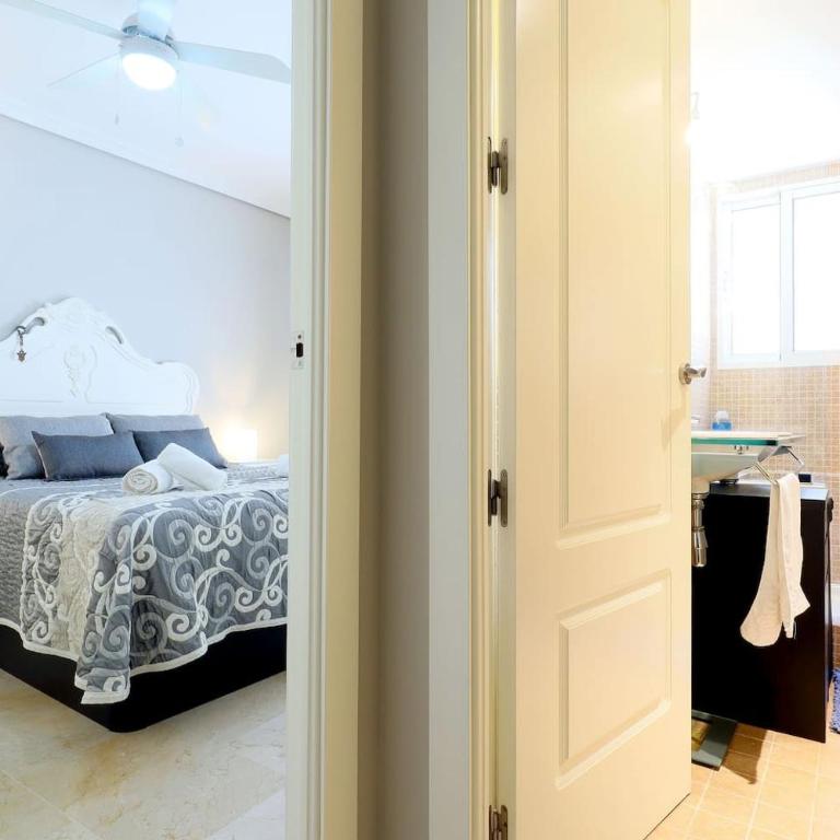 Duque de Hornachuelos, parking en pleno centro - Apartamento de 3 dormitorios - 13