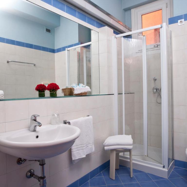 Hotel Bellevue by OasiGroup Hotels - Camera Singola con Vista Mare - 4