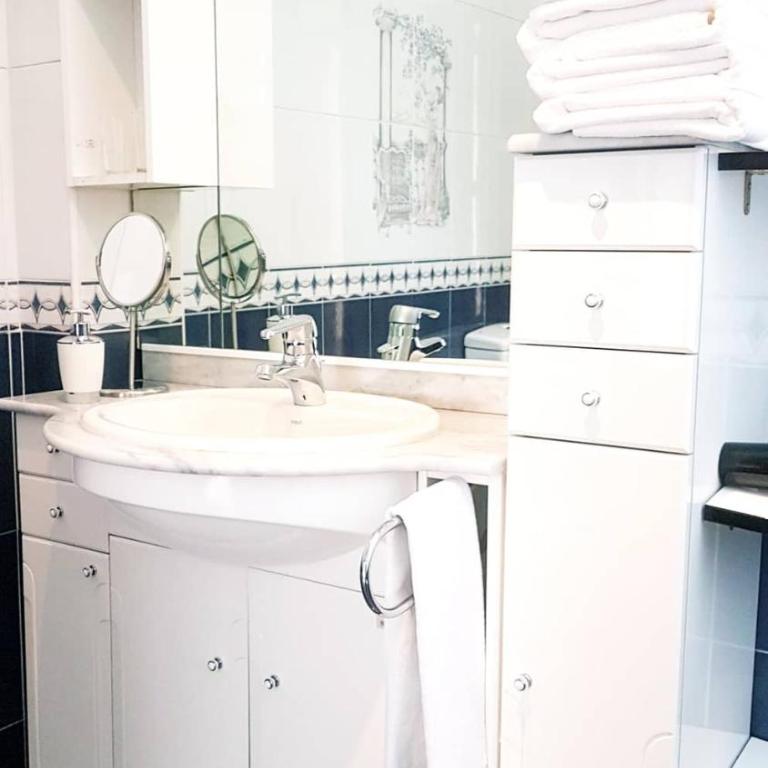 Hostal Escala Suites - Double Room with Bath - 18