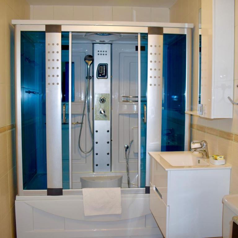 Villa Dolphin Apartments - Classic Two-Bedroom Apartment with Sea View - 13