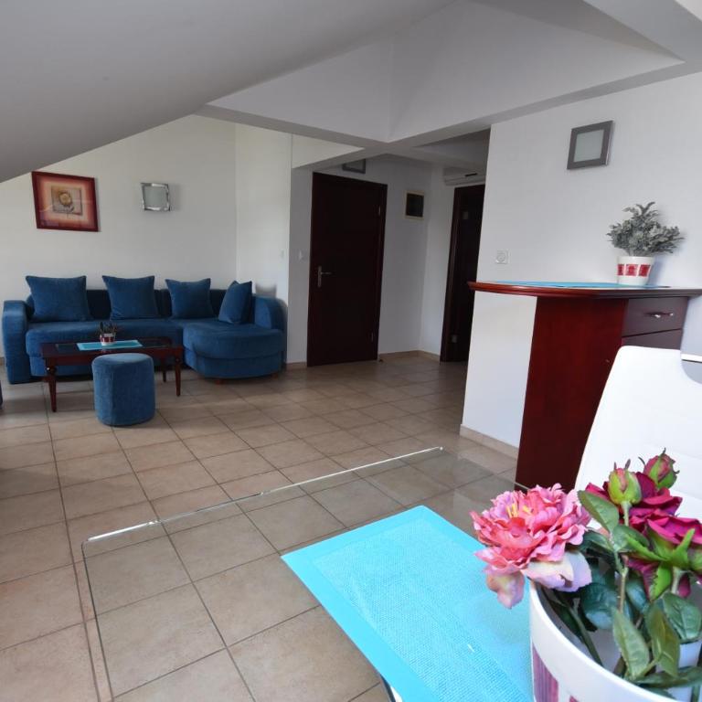 Kezman Apartment - Apartment with Sea View - 3