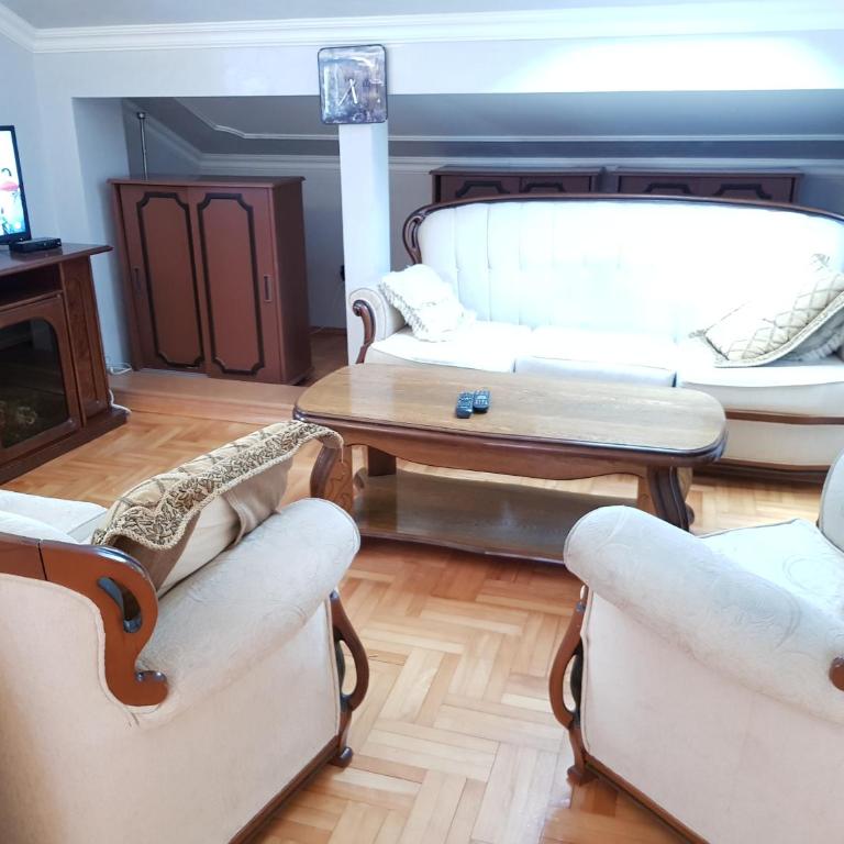 Emi - One-Bedroom Apartment - 6