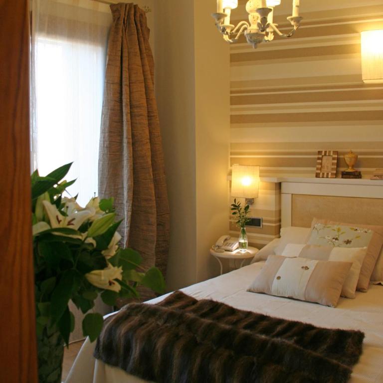 Hotel Castillo de Alquézar - Habitación Doble Pequeña con vistas al castillo - 5