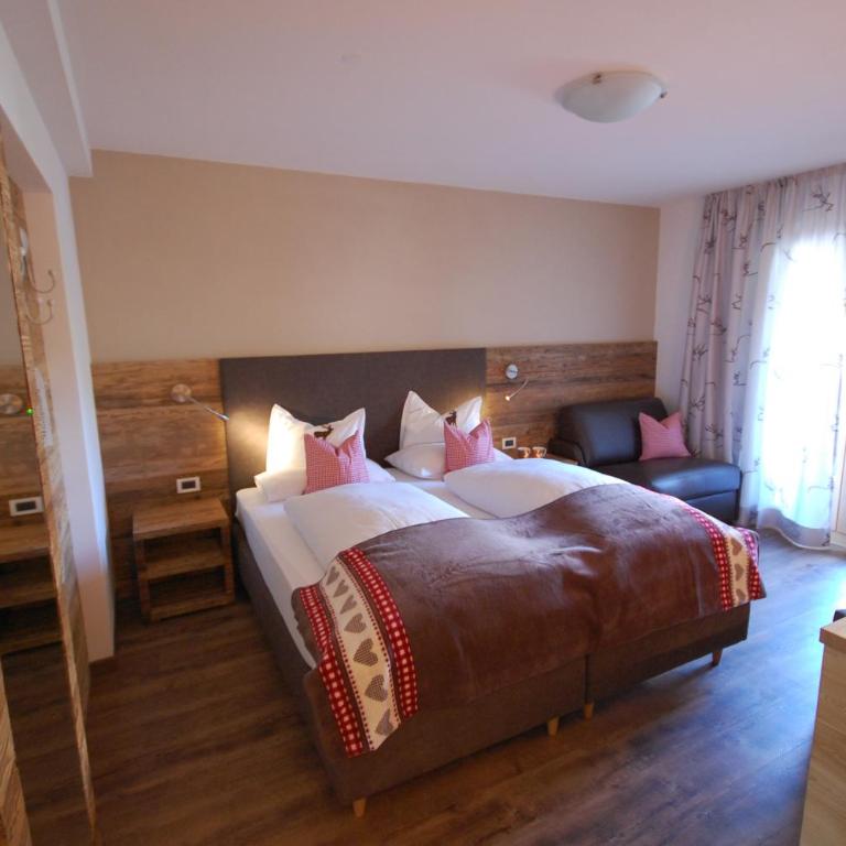 Monti Pallidi B&B Apartments - Deluxe Double Room with Balcony - 1