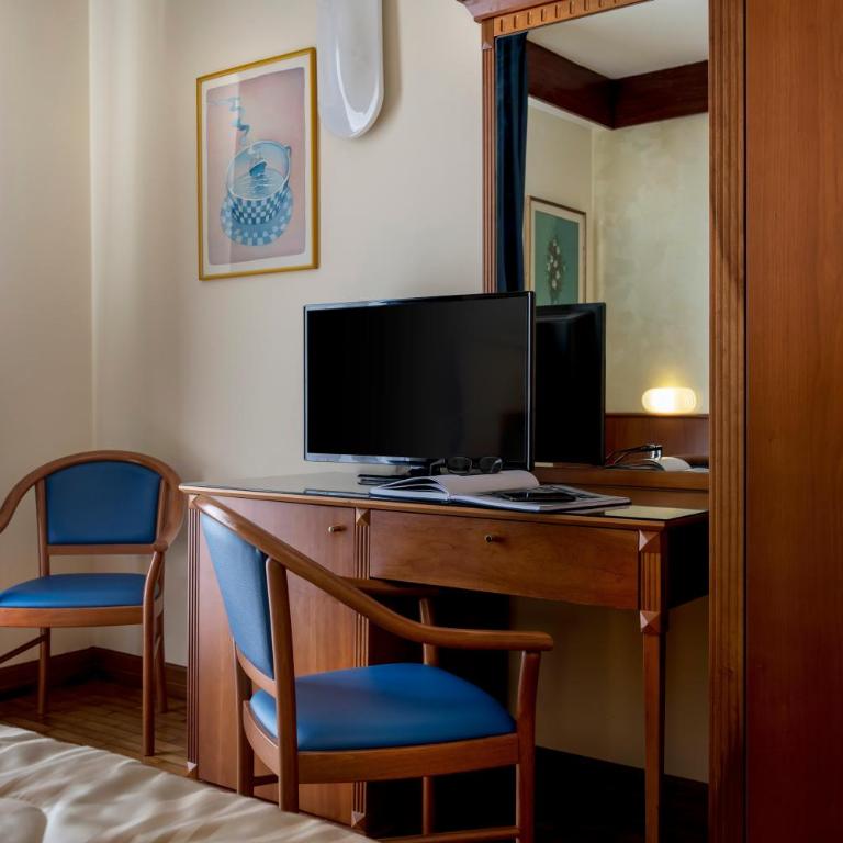 Hotel Bellevue by OasiGroup Hotels - Camera Tripla con Vista Mare Laterale - 3