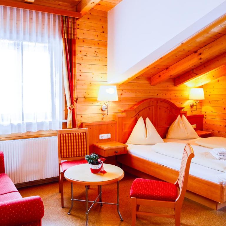Gehwolfalm Berghotel - Doppelzimmer mit Bergblick - 1