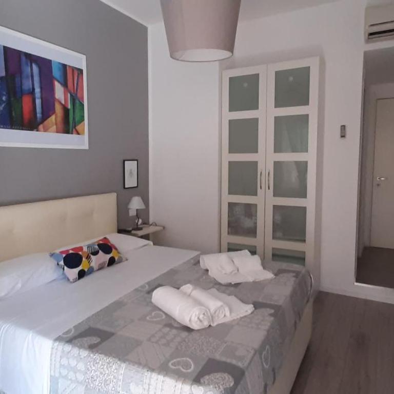 Domus Raffaello - Double Room - 2