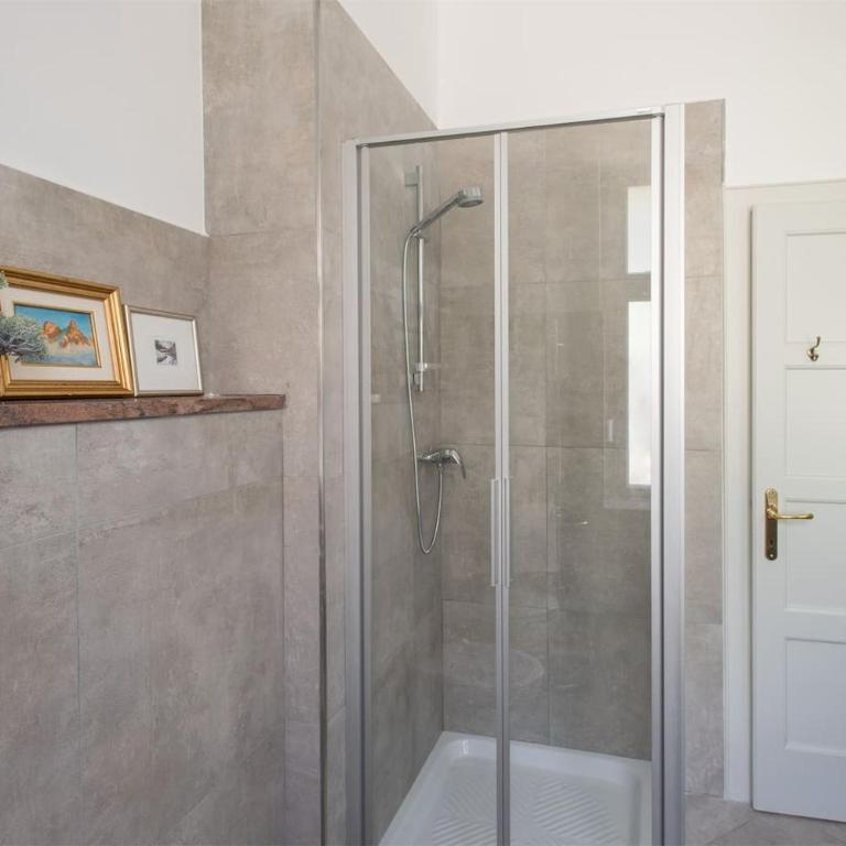 Casa Internazionale - Appartamento con 2 Camere da Letto - 28