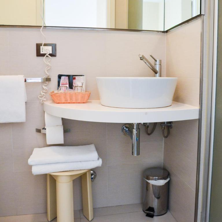 Hotel Domingo - Chambre Double Confort avec Balcon - 6