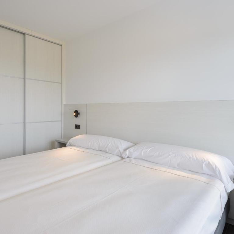 Apartamentos Onzamar - Apartamento de 2 dormitorios con vistas al mar - 26