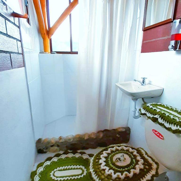 Hospedaje Vertientes del Imbabura - Family Room with Private Bathroom - 1