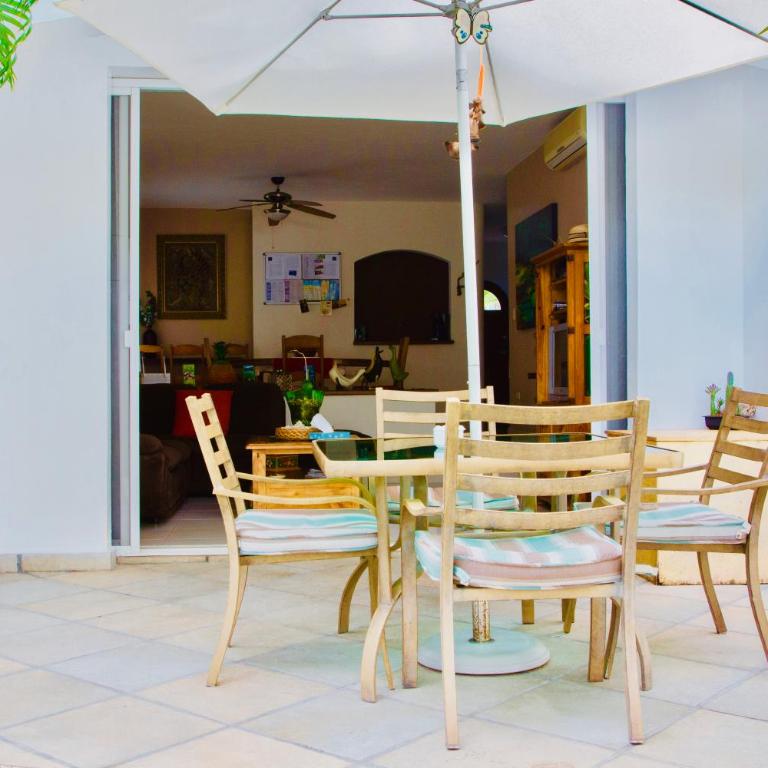 Superior Comfort Room With Swimming Pool Air Conditioning and Parking - Double or Twin Room - 1