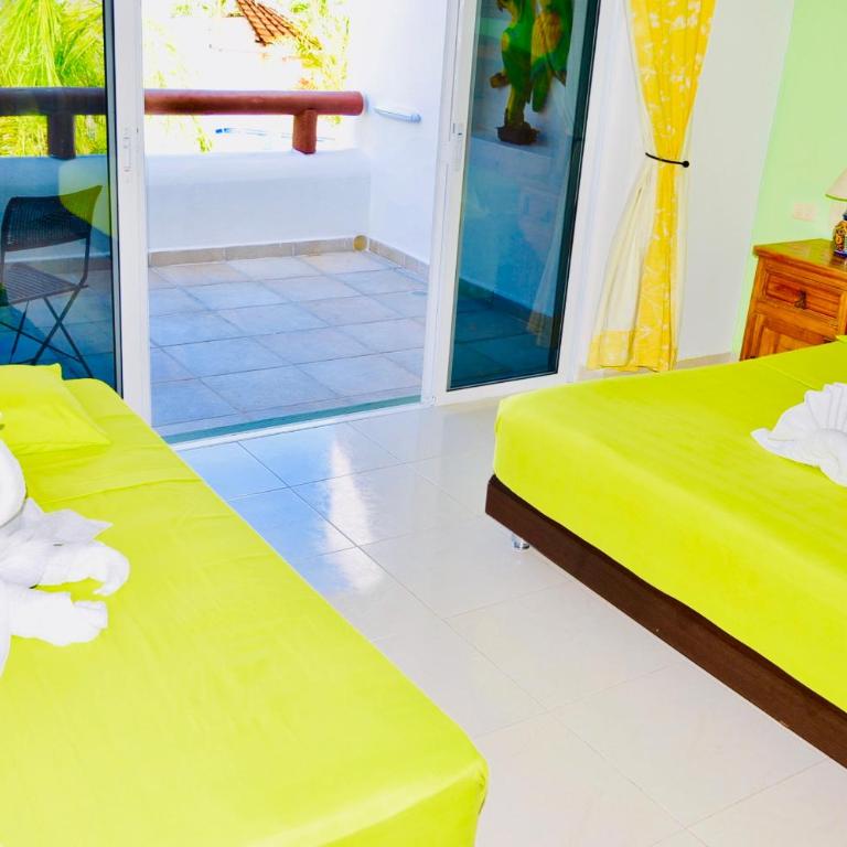 Deluxe Family Budget Balcony Room with Pool Playacar Ii - Family Room - 16