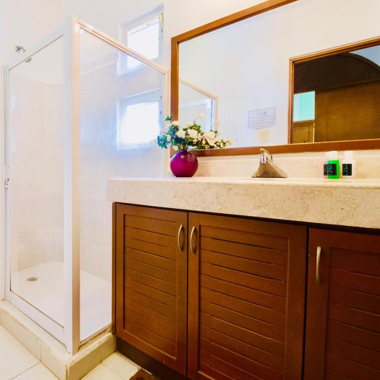 Deluxe Family Budget Balcony Room with Pool Playacar Ii - Family Room - 36