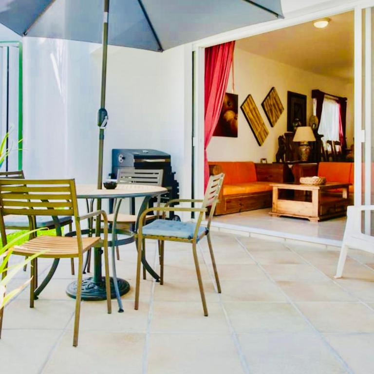Deluxe Family Budget Balcony Room with Pool Playacar Ii - Family Room - 12