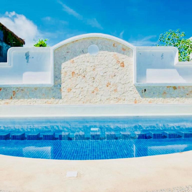 Deluxe Family Budget Balcony Room with Pool Playacar Ii - Family Room - 17
