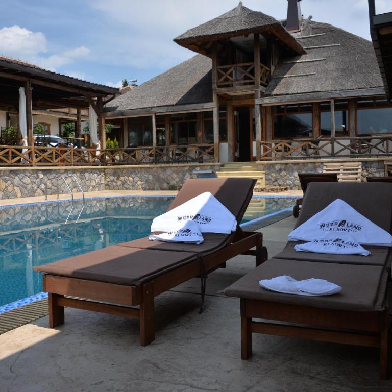 Woodland Resort - Standard King Room - 2