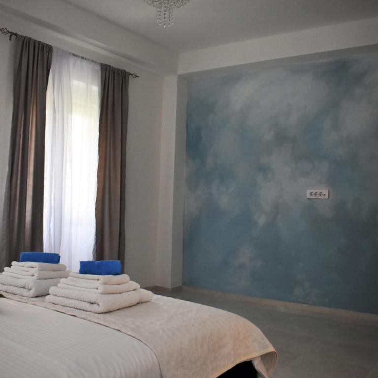 Art Apartments - One-Bedroom Apartment - 6