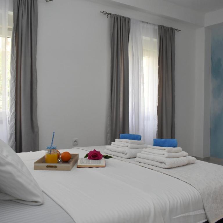 Art Apartments - One-Bedroom Apartment - 1