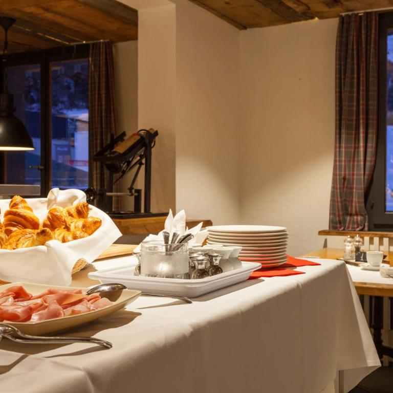 Palace Luxury Wellness Apartment and Boutique Hotel Ski-in-out - Deluxe Doppelzimmer mit Dusche - 11