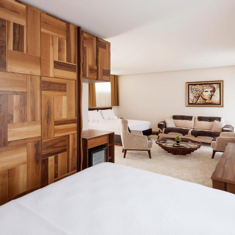 Waikiki Apartments - Deluks Četvorokrevetna Soba - 6