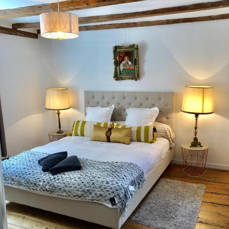 Carpe Diem Home - Two-Bedroom Apartment La Petite France - Third Floor - 1