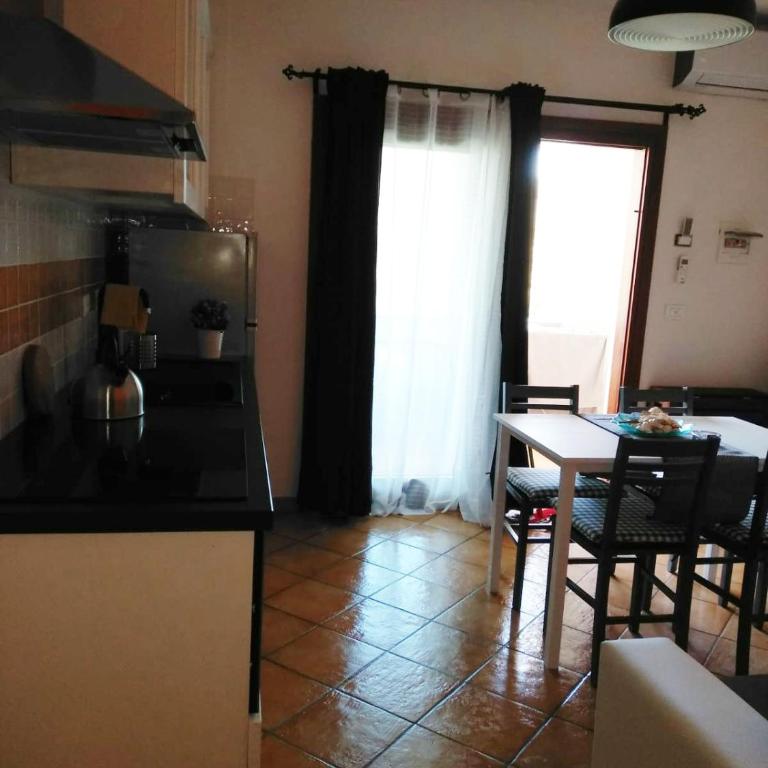 Santa Teresa Gallura - Casa con Parcheggio - 5min auto Rena Bianca - AC - Appartamento con 1 Camera da Letto - 4