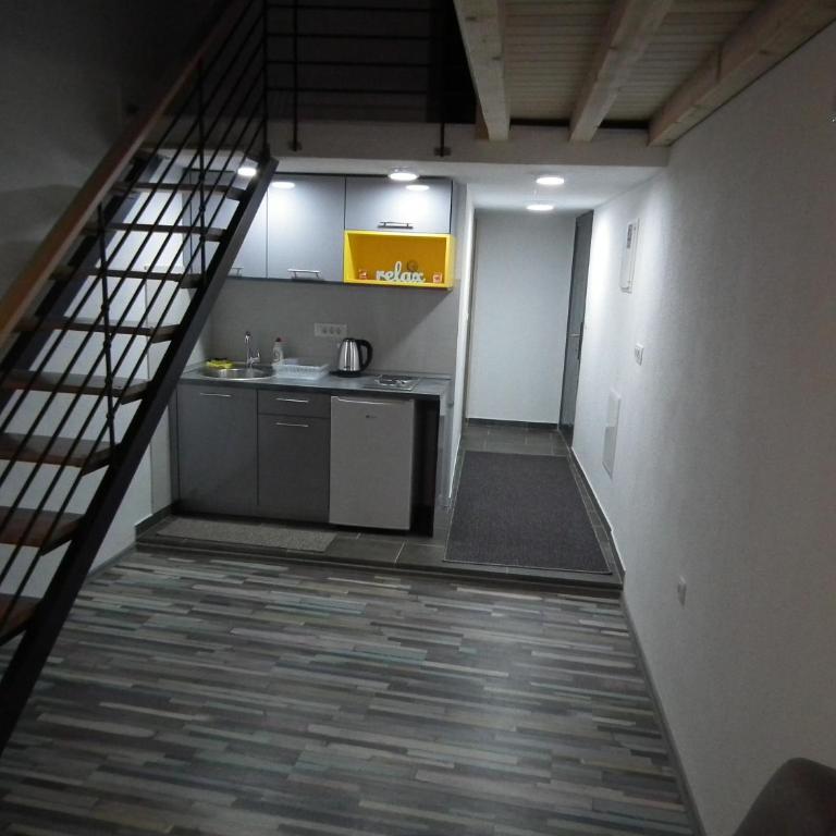 City View Apartment - Apartment with Balcony - 23