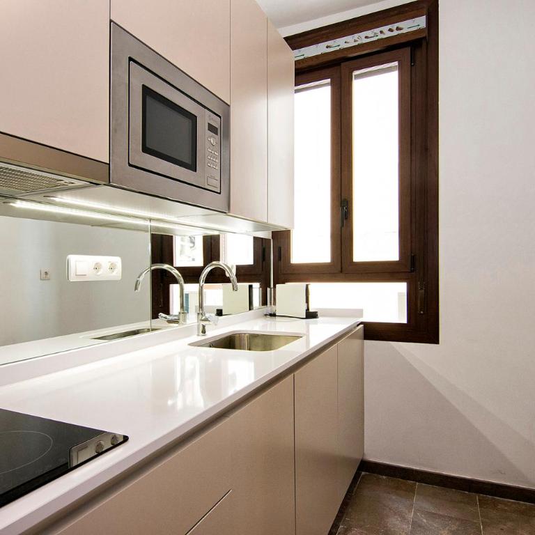 Gran Vía Luxury 3BR - Three-Bedroom Apartment - 19