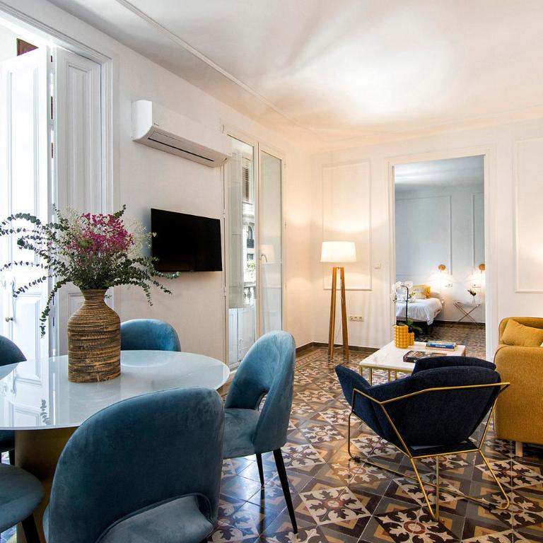 Gran Vía Luxury 3BR - Three-Bedroom Apartment - 30