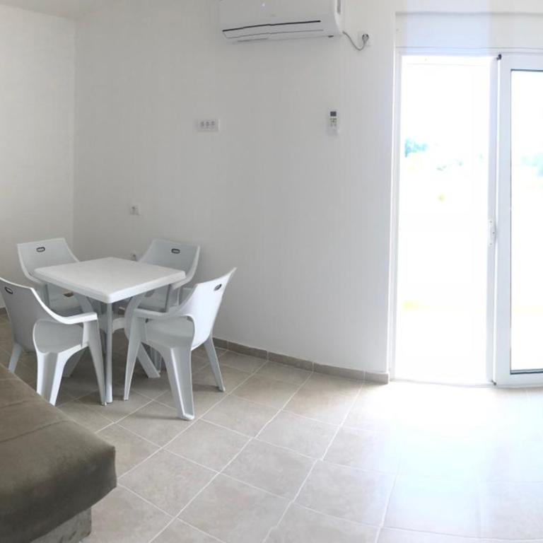 Ulcin Relax Apartments & Rooms - Standard Quadruple Room - 3