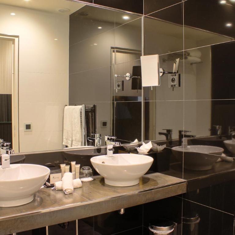 L'Empire Paris - Louvre - Chambre Deluxe Double ou Lits Jumeaux - 1