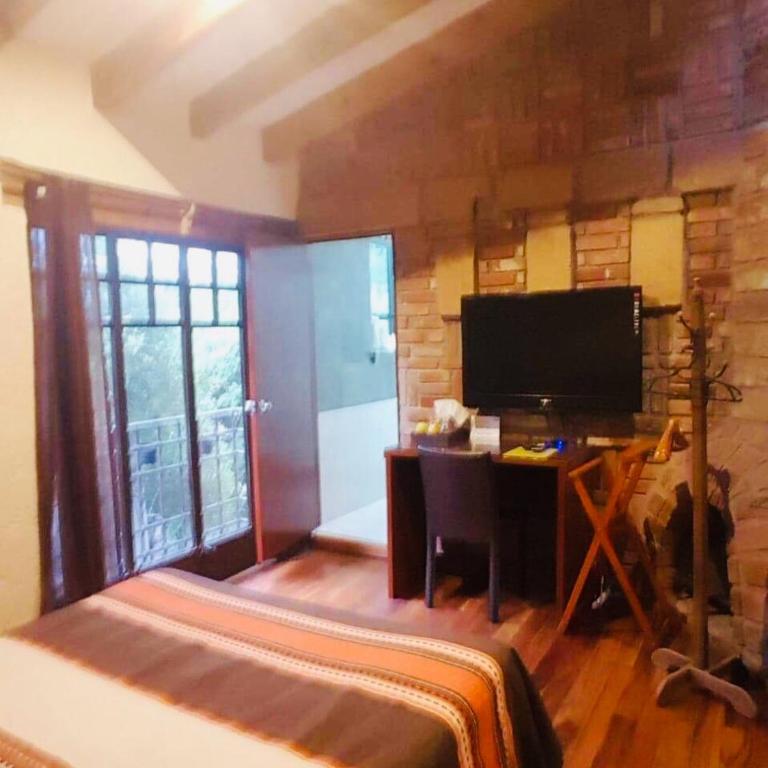 Calle Berlin Boutique - Double Room with Balcony (3 Adults) - 4