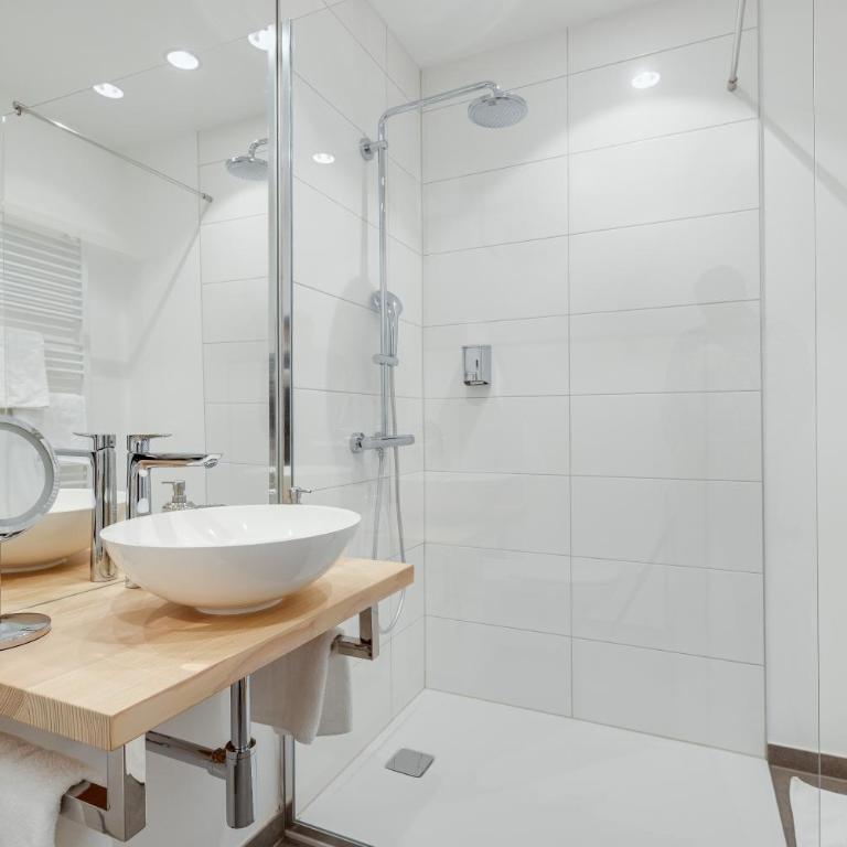 Boutique Hotel Goldenes Lamm Villach - Deluxe Doppelzimmer mit Balkon - 1