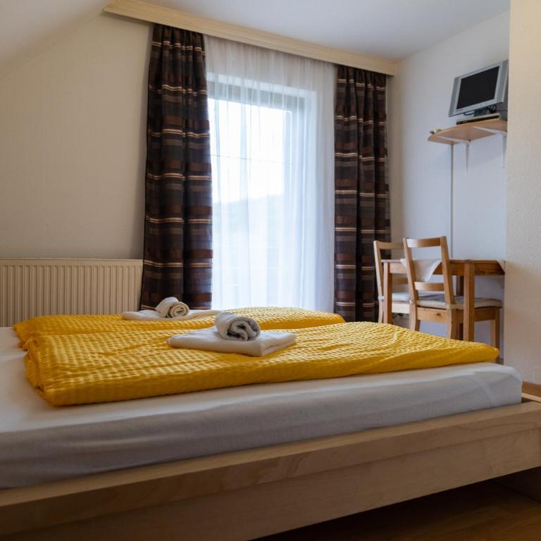 Haus Lebensfreude - Doppelzimmer mit Balkon - 1