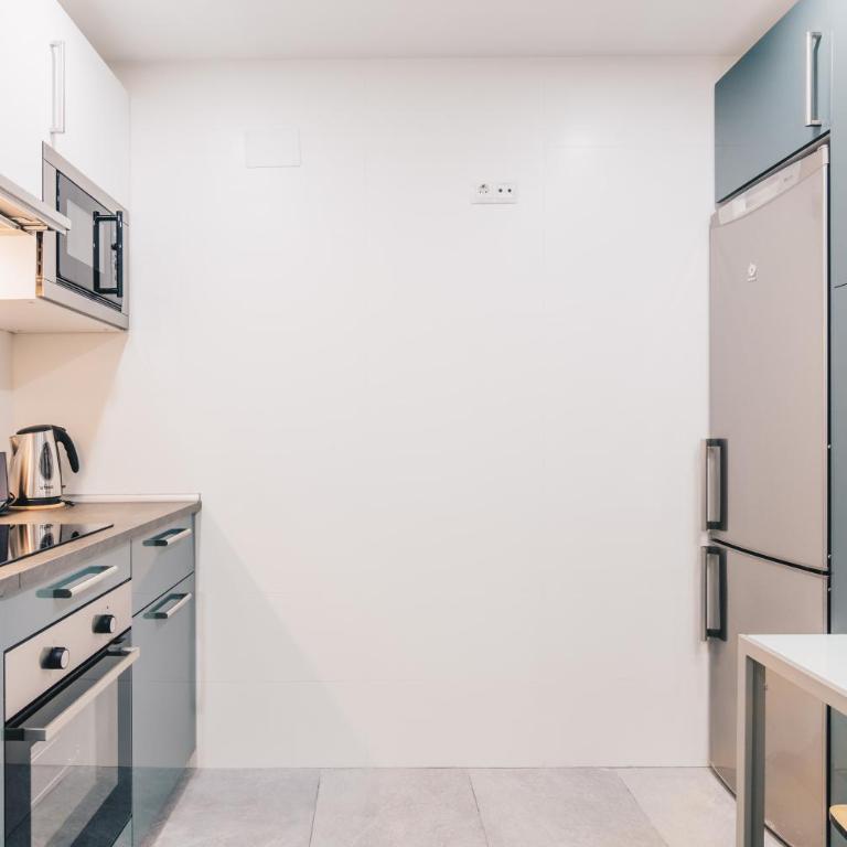 Aiara apartment by People Rentals - Two-Bedroom Apartment - 12