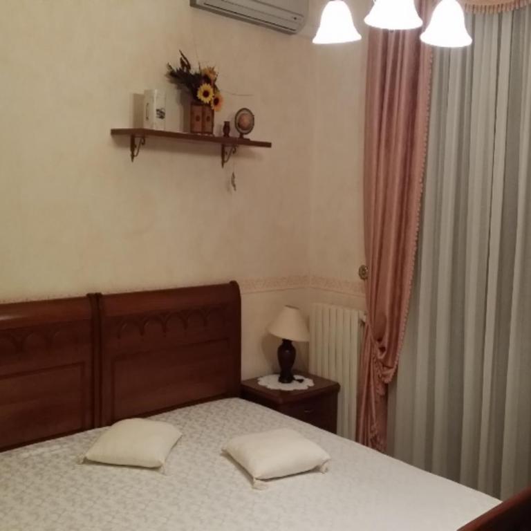 A casa di Sonja - Camera Matrimoniale/Doppia con Letti Singoli con Bagno in Comune - 2