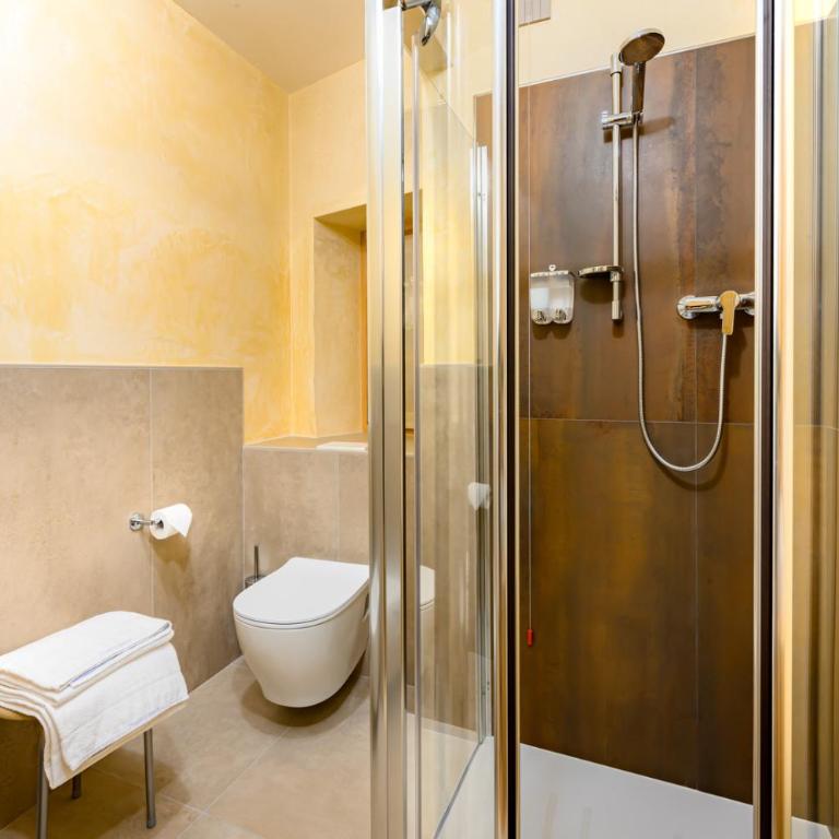 B&B Antica Residenza Centro Storico - Camera Tripla Comfort con Doccia - 2