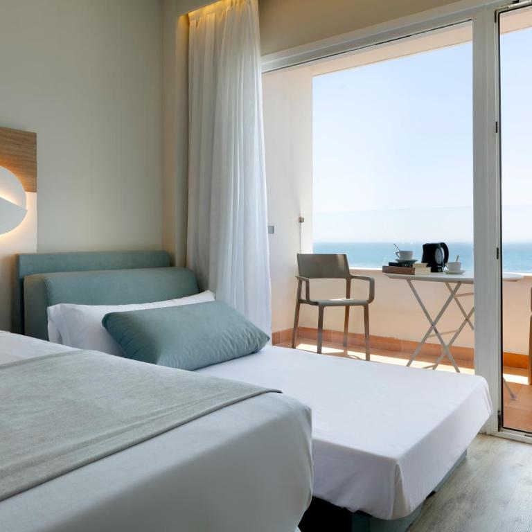 Hotel Benalma Costa del Sol - Habitación Doble Deluxe (2 adultos + 1 niño) - 6