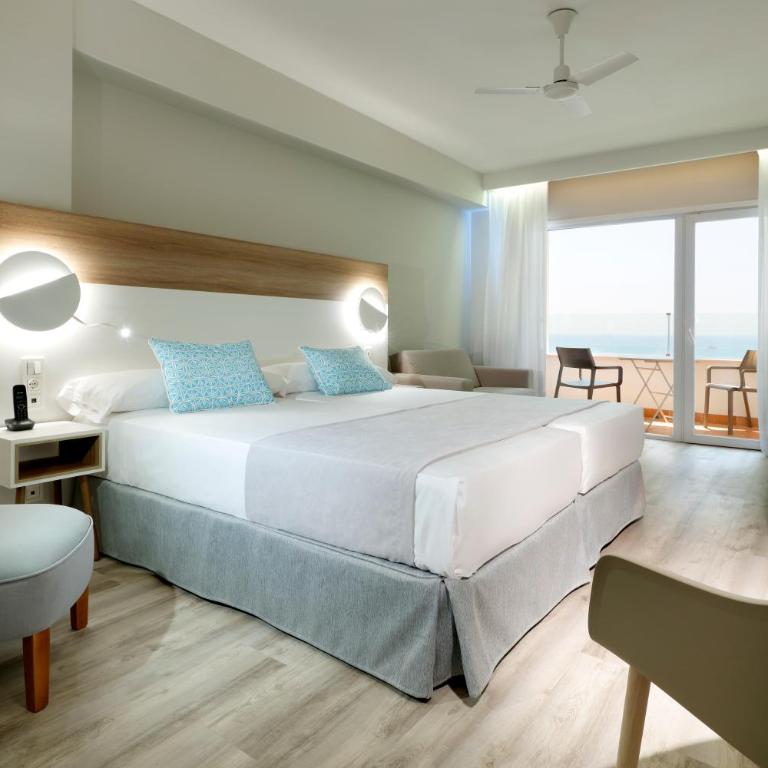 Hotel Benalma Costa del Sol - Habitación Doble Grand con vistas al mar (2 adultos + 2 niños) - 4