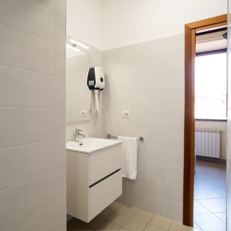 Minerva Monks Inn - Classic Quadruple Room - 11