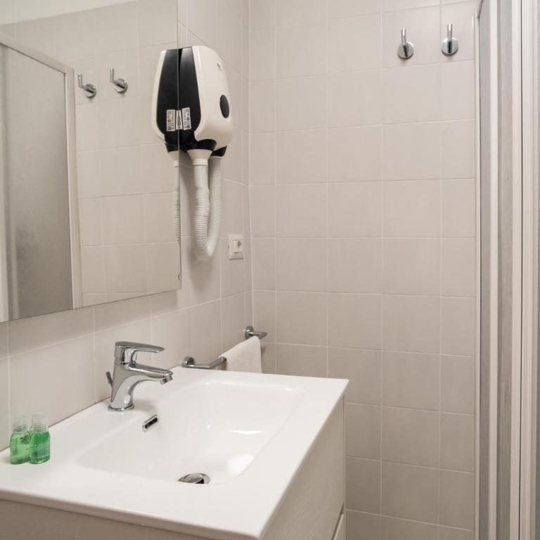 Minerva Monks Inn - Standard Double Room - 11