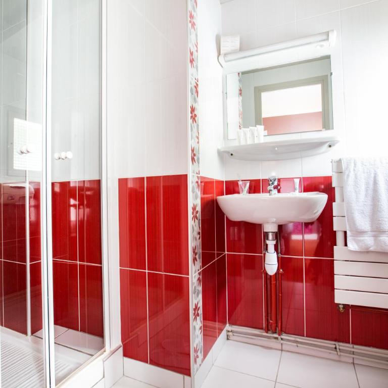 HOTEL DE PARIS MONTPARNASSE - Chambre Double Supérieure avec Baignoire - Vue sur Jardin - 13