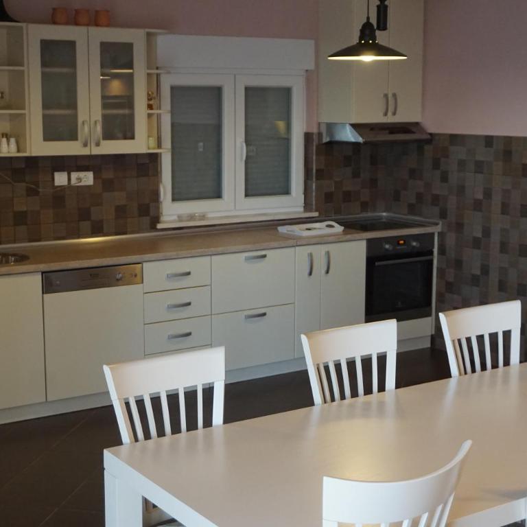 Toholj - Apartman sa 3 Spavaće Sobe - 9