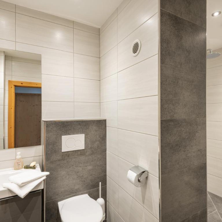 Das Talblick - Appartments - Apartment mit 2 Schlafzimmern und Poolblick - 16