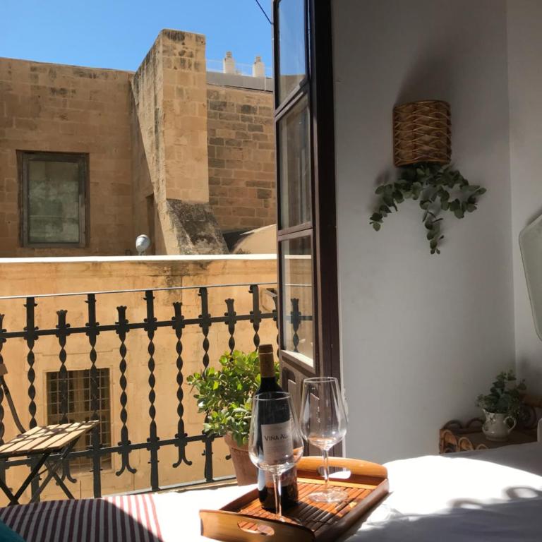 Apartamentos Boutique Villavieja - Apartment with Balcony - 10