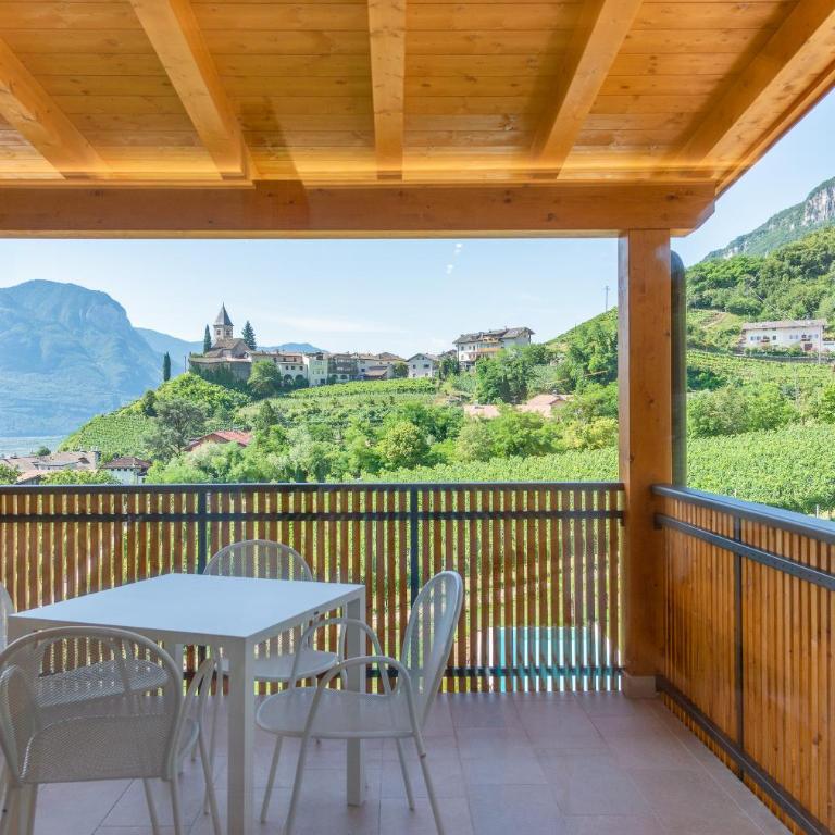 Sonnenhof Tramin - Adults Only - Apartamento con vistas a la piscina - 1