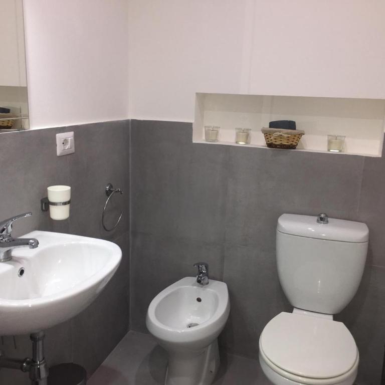 FREE FLAT - One-Bedroom Apartment - 7