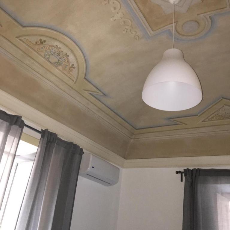 FREE FLAT - One-Bedroom Apartment - 5